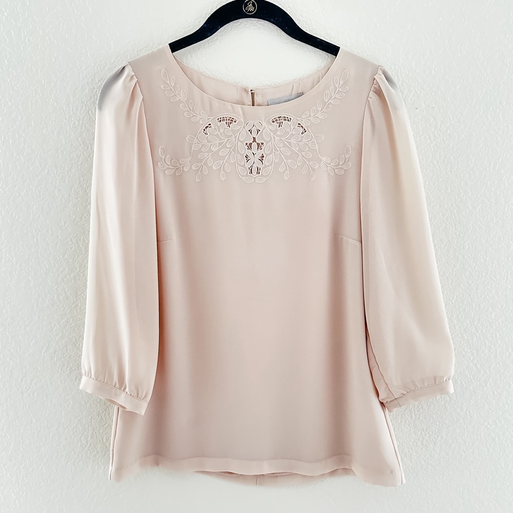 H&M light tan blouse